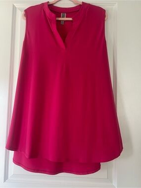 Honeyme Curvy Sleeveless Split V-Neck Tunic in Pink